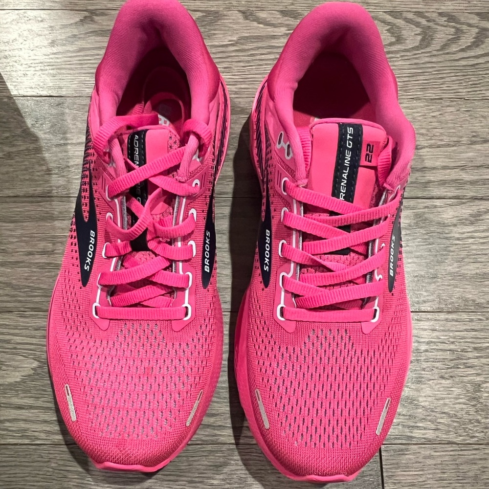 BROOKS ADRENALINE
GTS 22 RUNNING SHOES - Picture 9 of 10